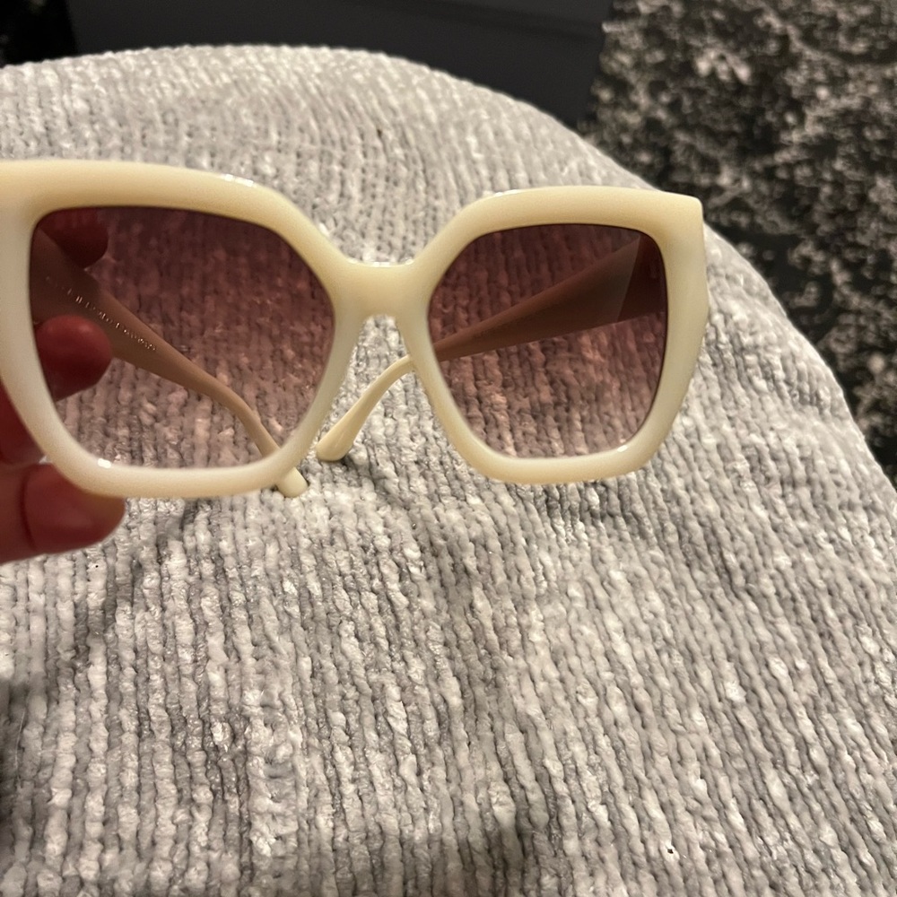Diff Cream Sunglasses - image 6